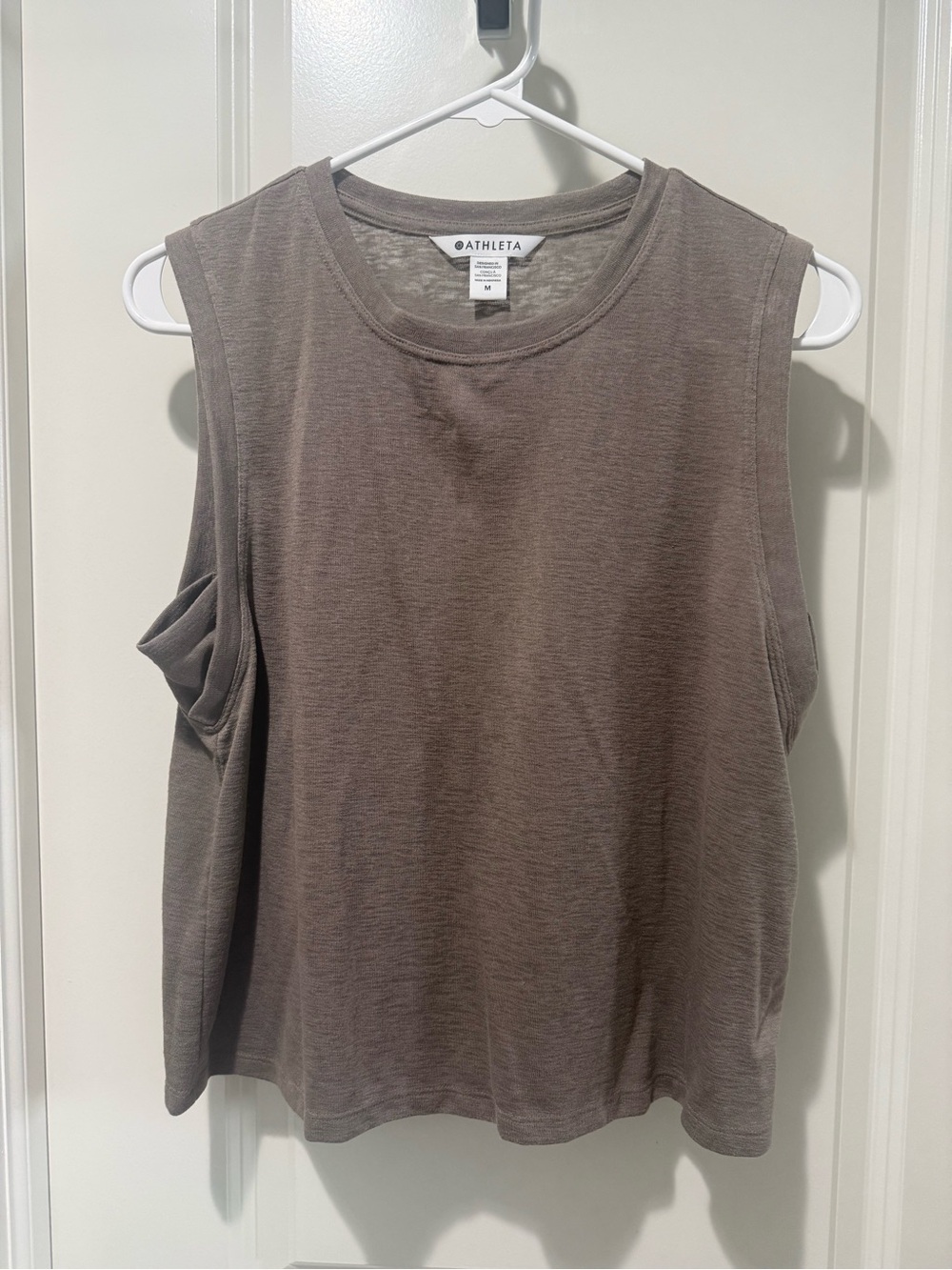 Athleta Women's Pyrite Linen Blend Sleeveless Muscle Tank Top Getaway Beeezy